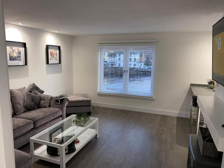 Stunning Refurbished 1 Bedroom, Harbour Apartment. Ayr Bagian luar foto